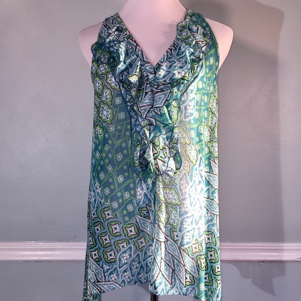 💙💚Beautiful Sleeveless Blouse